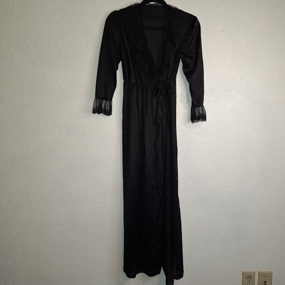 Vintage Kaser Long Robe Tie Front Size Small Lace Detail Made USA